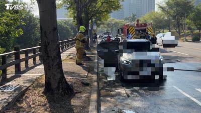 車未熄火遭焚身!高雄火燒車「雙焦屍」 死者身分曝光