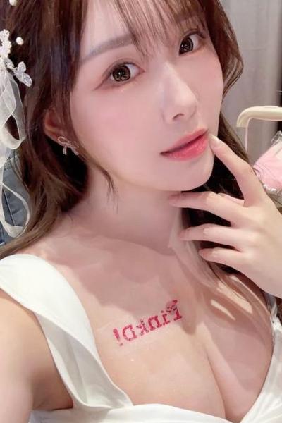 舊帳號救不回!香港AV女優宣布新動態「香閨內衣自拍」辣翻萬人 新IG甫上線竟又被封