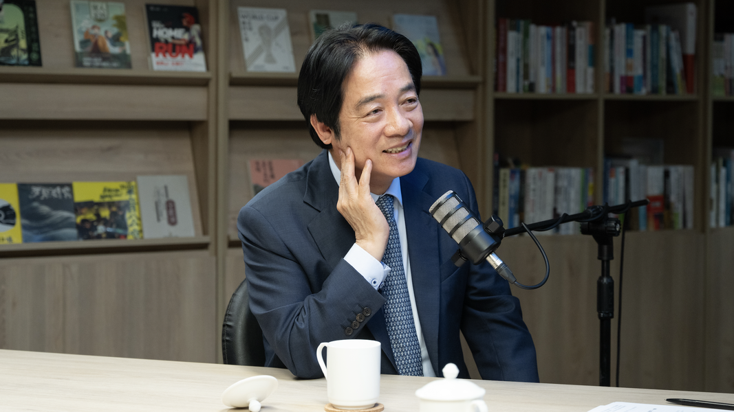 賴清德見到游庭皓,笑稱「我把你當財神爺」。(圖/總統府提供)