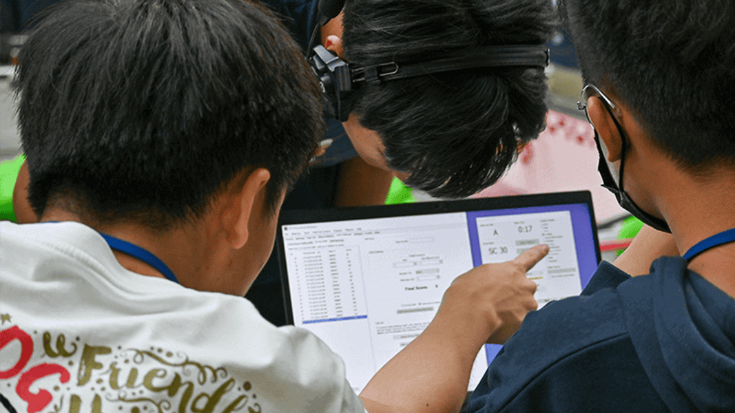 台積電創新館導覽加持 VEX 機器人賽 12 月新竹開打