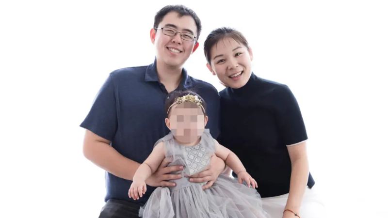 跟監賴清德兒的34歲華裔女子張婉瑩(右)一家三口(圖/翻攝自New York Post)