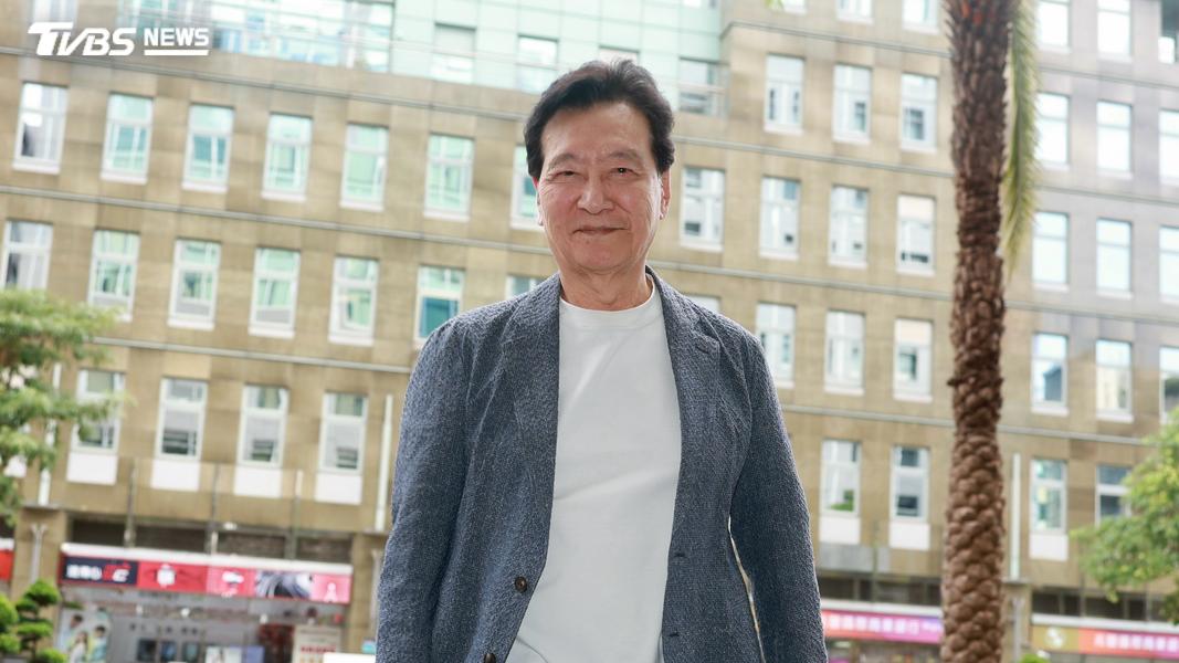 傳國民黨黨中央委員有意連署開除黨籍,媒體人趙少康笑回祝福他們連署順利。(圖/華子琛攝)