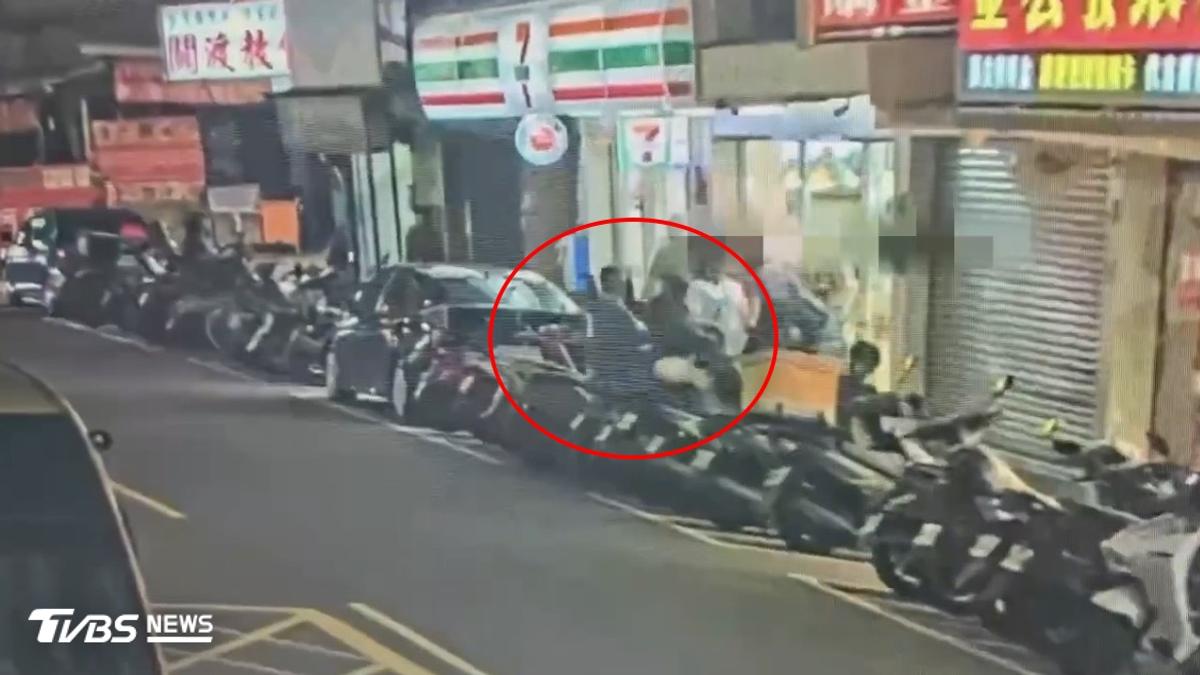 北投情侶街頭互毆!22歲男爆打18歲女友