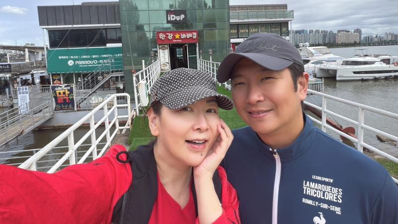 張秀卿跟前夫去年旅遊。(圖/翻攝自張秀卿臉書)