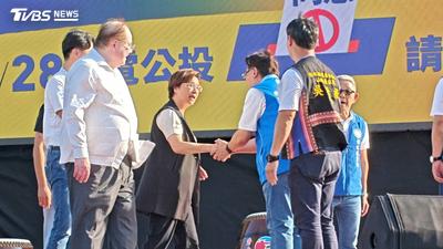 彰化歸隊?王惠美閃電出席造勢大會 同台魏平政一字未提選舉