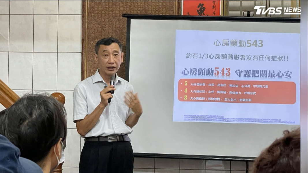 他的離世讓許多病患感到不捨,一名曾給朱志生看診的病患,恰巧經過事故地點時才得知噩耗,當場難過落淚。(圖/TVBS)