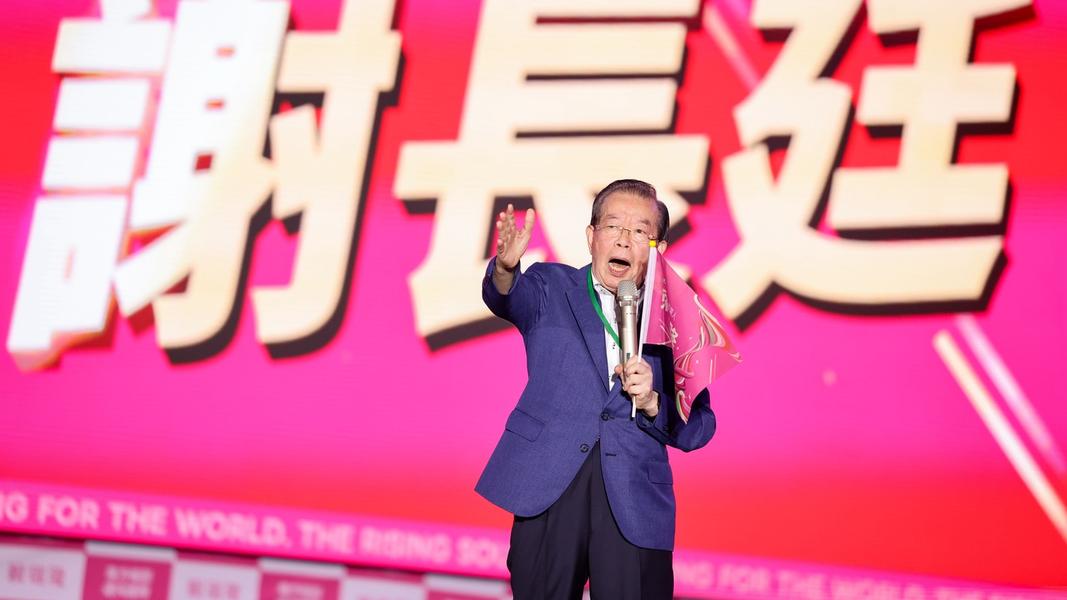 謝長廷為賴瑞隆助講。(圖/賴瑞隆競總提供)