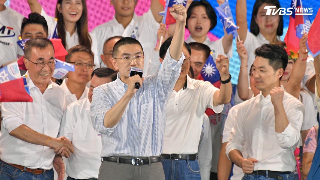 基隆市長候選人謝國樑上台後第一個發言。(圖/胡瑞麒攝)