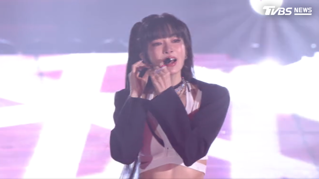 電音天后謝金燕壓軸開唱,還演唱最新歌曲。(圖/TVBS)