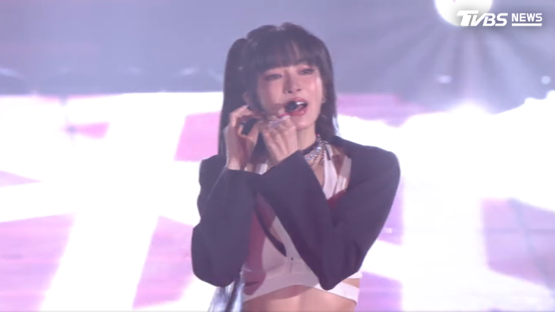電音天后謝金燕壓軸開唱,還演唱最新歌曲。(圖/TVBS)