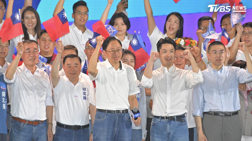 造勢大會上,北北基桃的藍營市長候選人都到了。(圖/胡瑞麒攝)