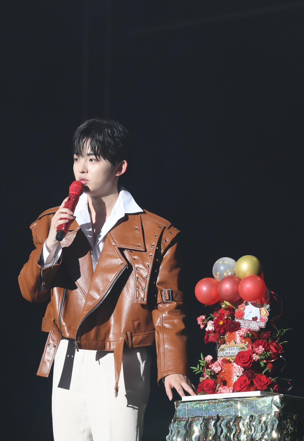 月底HARU即將迎接23歲生日，粉絲特地準備蛋糕為他慶生。（圖／LUCE ENTERTAINMENT提供）