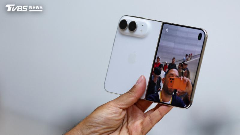 iPhone Duo於中國爆發搶購潮。(圖/達志影像路透社)