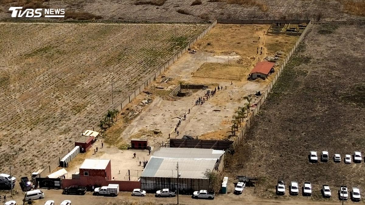 墨國蒙面殺手自爆處決500人親手焚屍250具遺體 牧場成屠宰場
