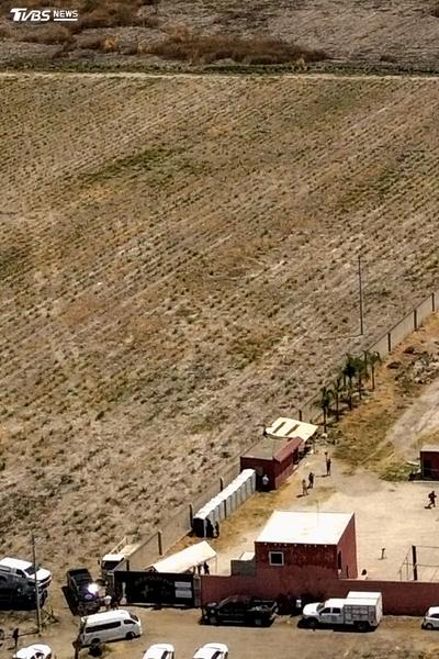 墨國蒙面殺手自爆處決500人親手焚屍250具遺體 牧場成屠宰場