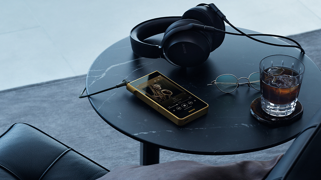 Sony新一代隨身聽「金磚」亮相!身價再漲 要價19萬元