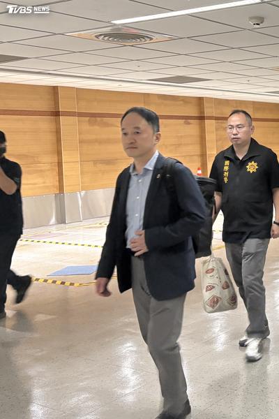 載屍自首全是局!高雄車行9人圍毆虐殺2小時 主嫌逃南韓19天落網了