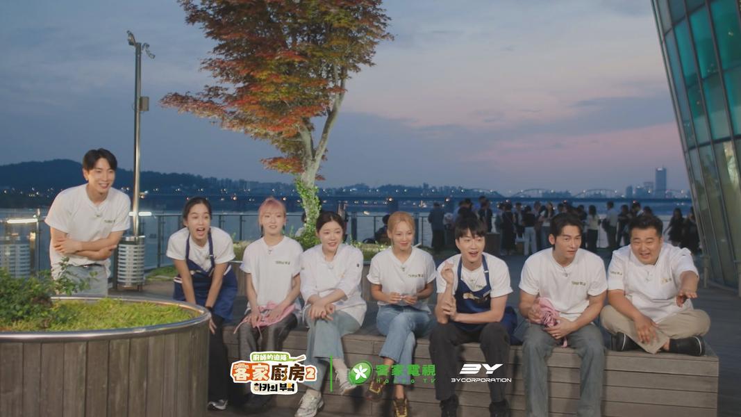 《廚師的迫降:客家廚房2》找來台韓藝人。(圖/翻攝自迫降客庄 恁仔細 하카에 불시착粉專)