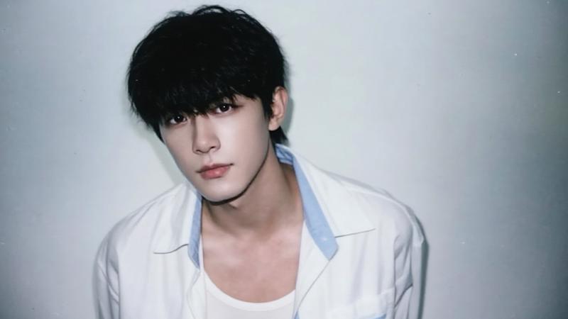 男星鄧凱憑藉《逐玉》中皇長孫「齊旻」一角爆紅。(圖/翻攝自鄧凱微博)