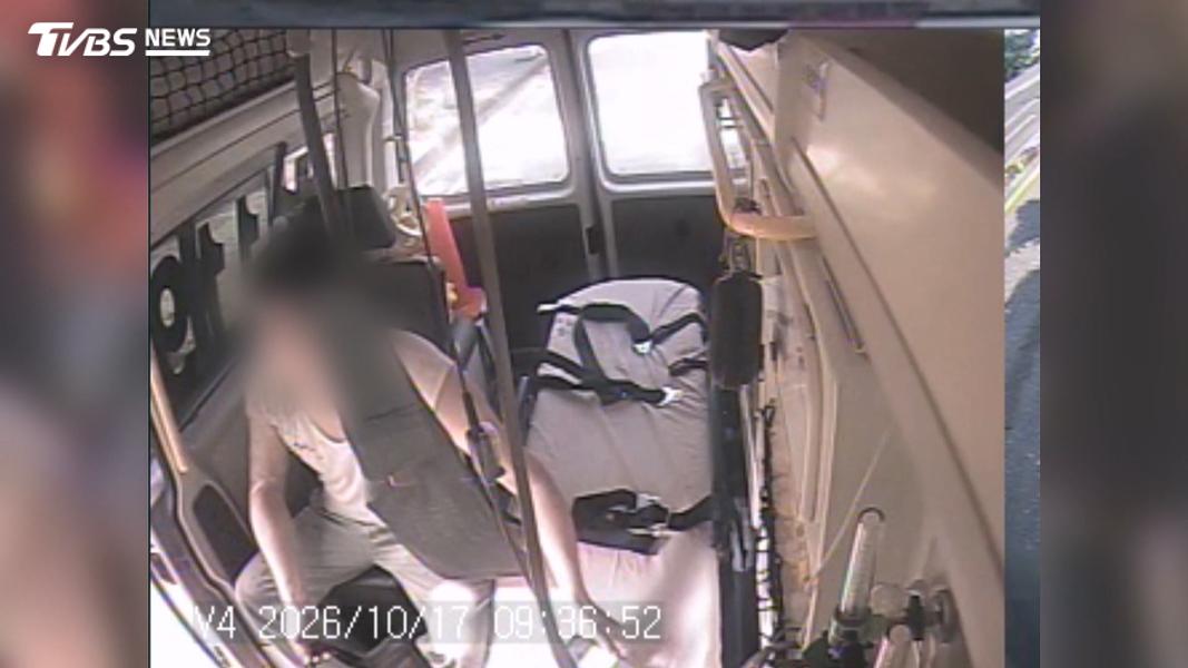 公車司機遭水蒸氣燙傷,送醫治療,幸好沒有大礙(圖/TVBS)