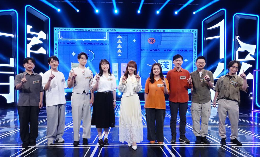 Sandy與本週參賽者合照。(圖/公視提供)