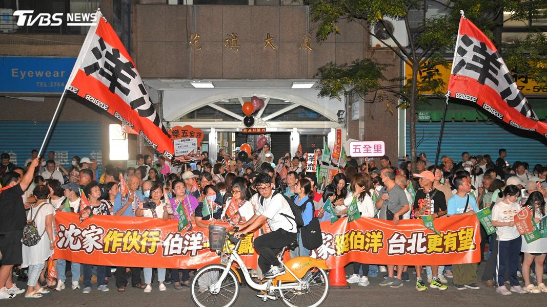 沈家也出動上百人聲援。(圖/胡瑞麒攝)