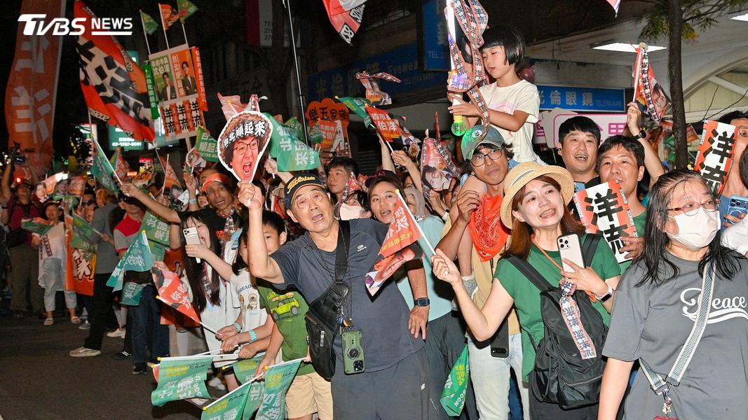 「台北大洋流|松山信義」第2場車掃活動,許多小水滴現身力挺。(圖/胡瑞麒攝)
