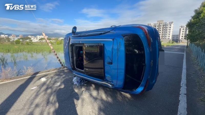 宜蘭-車禍-車輛翻覆-無號誌路口-上學