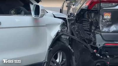 台中4車、1機車連撞一團亂!他急喊「去尿尿」下秒消失逃