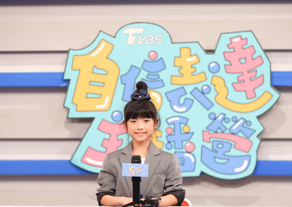 ▲TVBS自信表達主播營，化身小主播躍上主播台播報。（圖／TVBS）