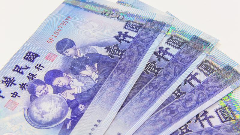 台東出現候選人以每票2000元至5000不等現金買票,檢調獲報已查辦。(圖/Shutterstock達志影像)