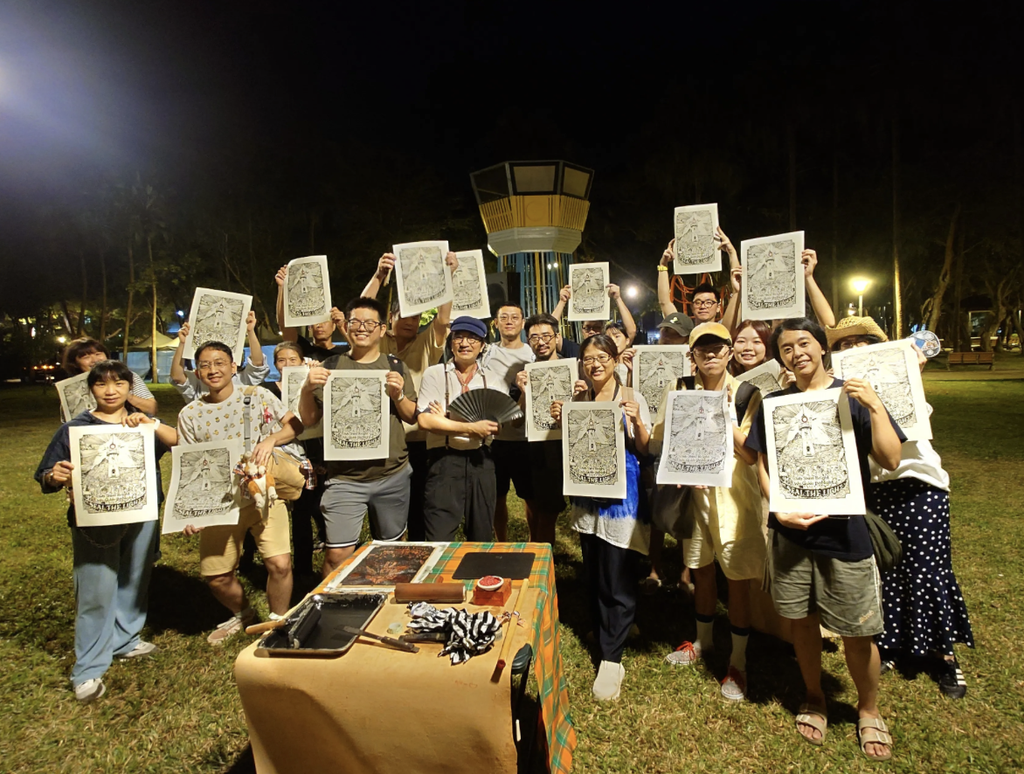 楊忠銘在社群平台貼出發送版畫支持沈伯洋的照片。（圖／翻攝自楊忠銘Threads）