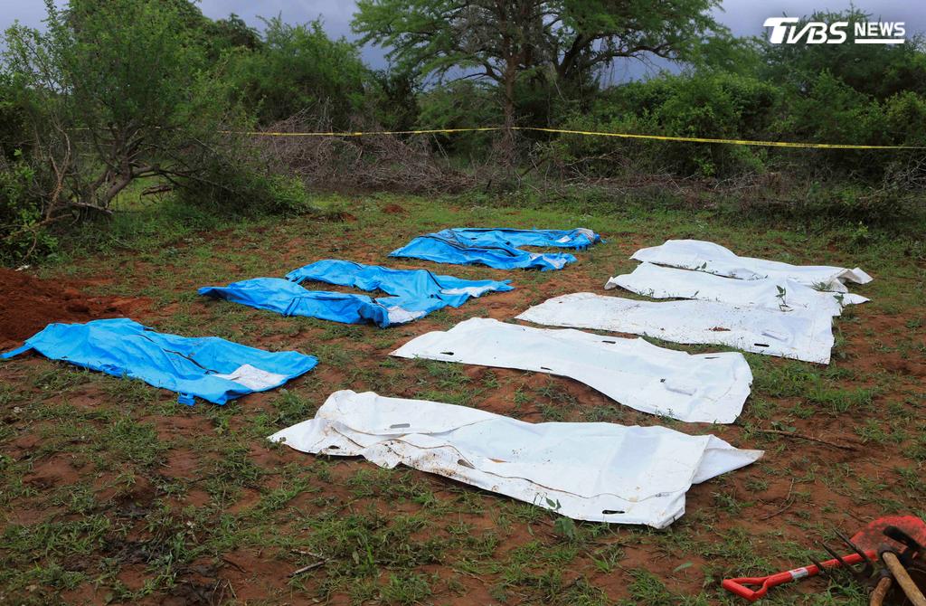 在這起極端悲劇中,除了1名受害者為成年人外,其餘逾400名死者全數為無辜孩童。(圖/達志影像路透社)