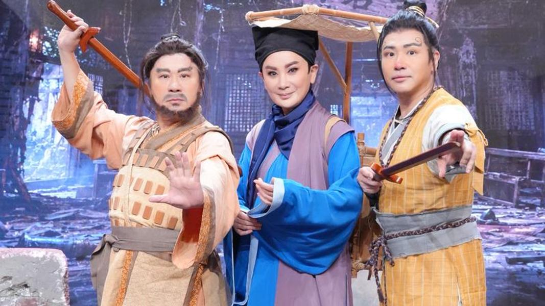 胡瓜、(左起)陳亞蘭、歐漢聲主持的《週末最強大》獲金鐘入圍肯定,收視也開紅盤。(圖/華視提供)