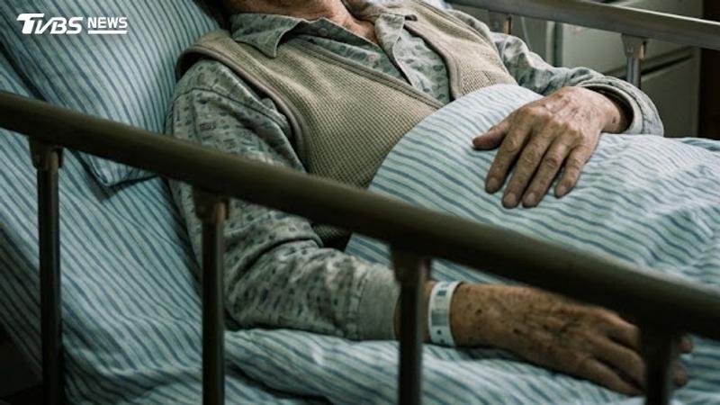 蔡男的父親重病。(圖/AI 生成)