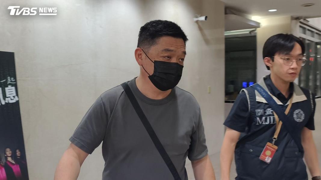 寶碩財務科技前副總經理游輝在,150萬元交保並限制出境出海。(圖/陳冠宇攝)