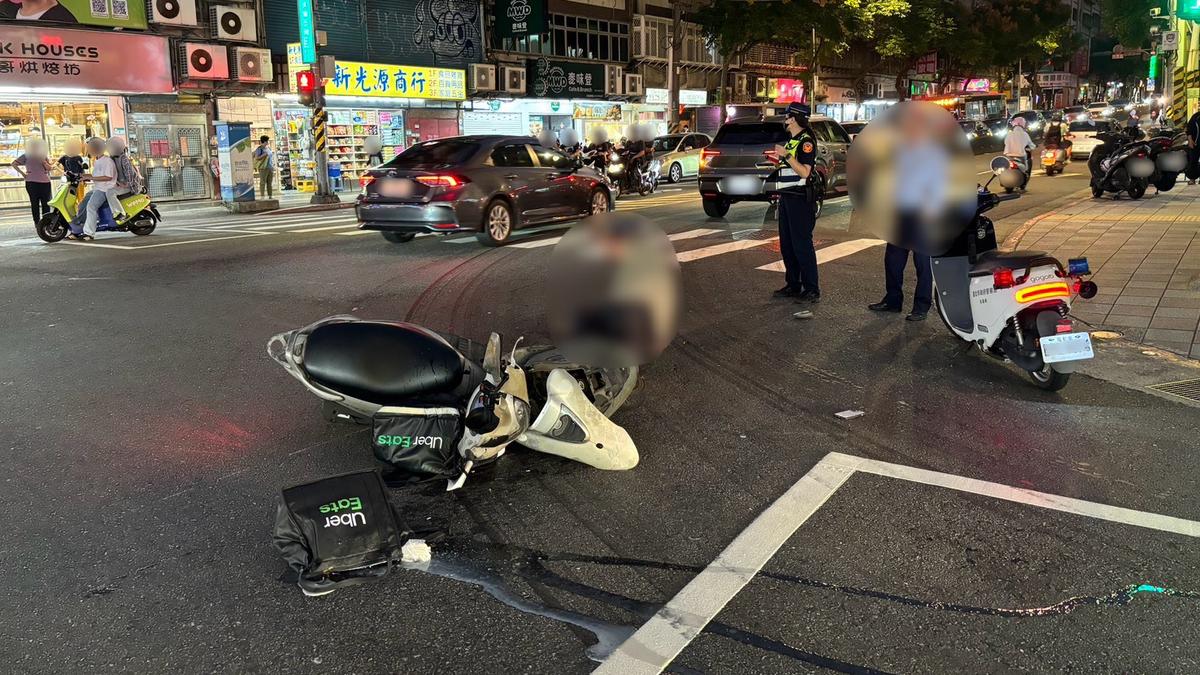 救護車過路口釀禍!駕駛「誤解義交手勢」闖燈 機車騎士遭撞飛