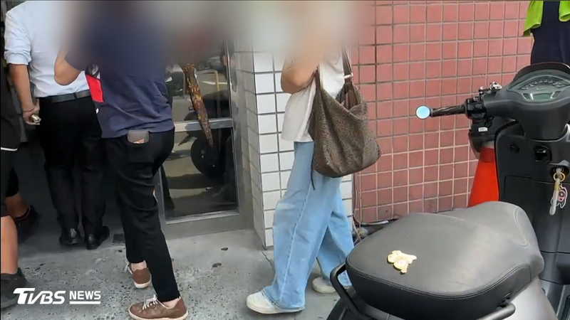 台積電高雄F22廠廠區,4名高空作業的工人從高處重摔落地死亡。(圖/TVBS)