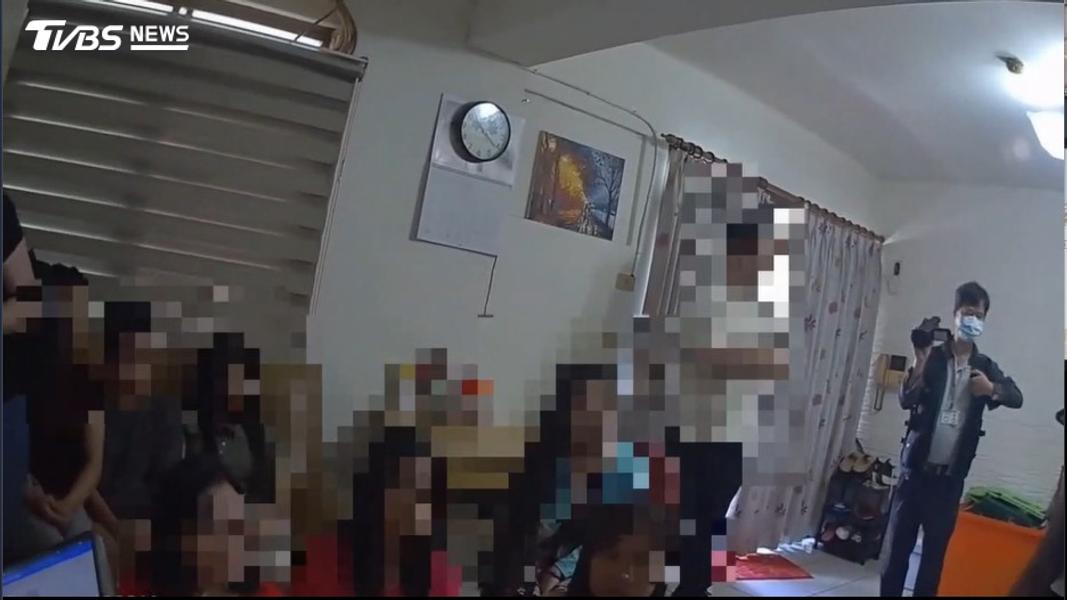 逾10名失聯移工藏身樹林一處民宅。(圖/TVBS)