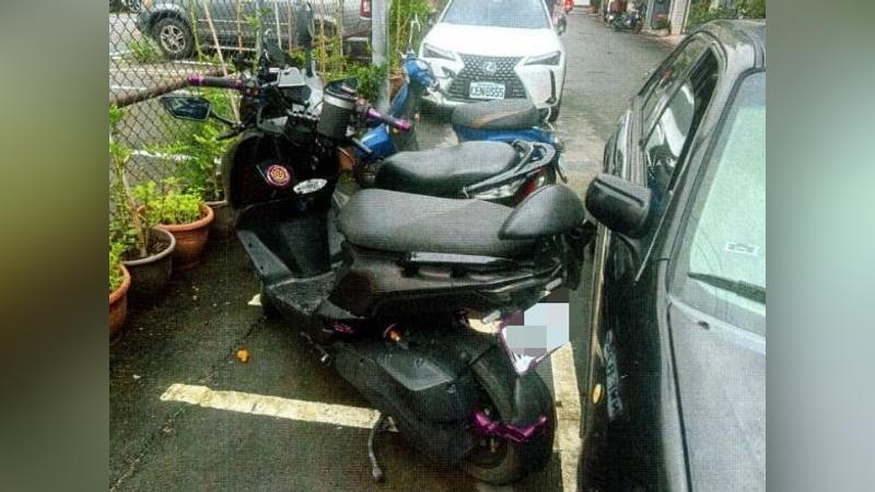 黃逸豪遭到小轎車追撞,檢警事後查出竟是遭人假車禍買凶。(圖/TVBS)