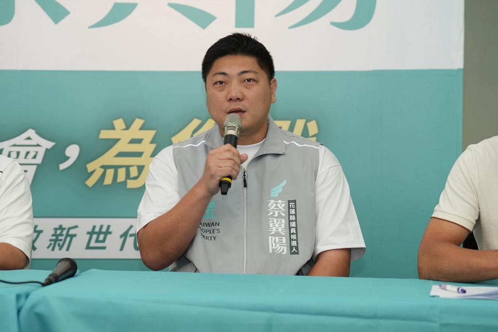 蔡翼陽表示，感謝花蓮鄉親給他八年擔任市民代表的機會，地方仍有許多尚未完成的工作。（圖／台灣民眾黨提供）