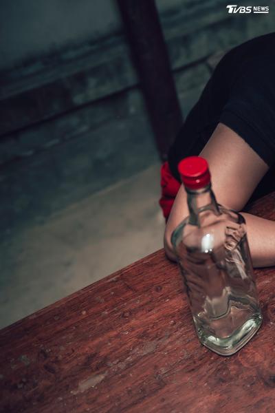 音樂祭與17歲少女一夜情!航警遭控性侵獲不起訴 仍要賠150萬