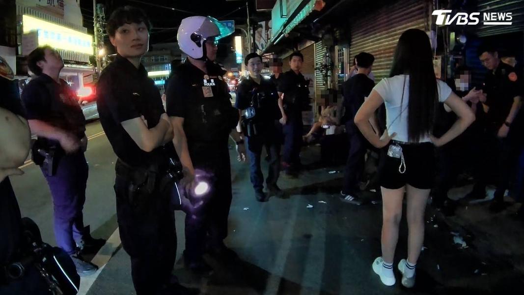 快打部隊3分鐘趕抵衝突現場。(圖/TVBS)