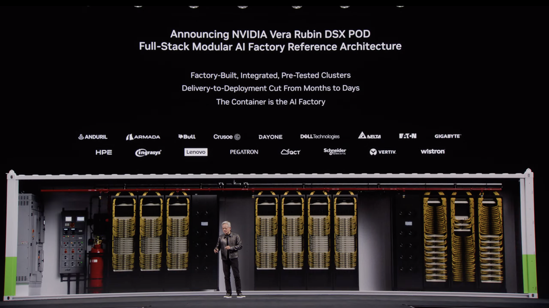 輝達推出全新模組化AI工廠參考設計「DSX POD」(圖/翻攝自YouTube@NVIDIA)