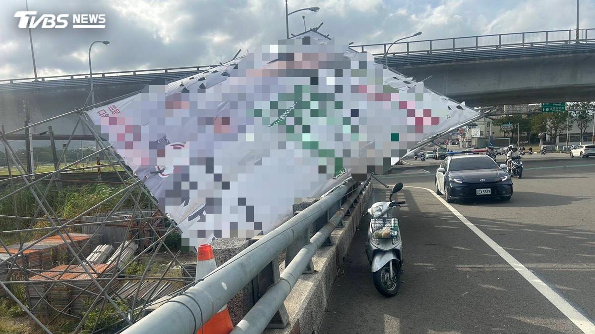 薔琵颱風吹倒苗栗市長候選人看板 女騎士遭繩索勒脖摔車