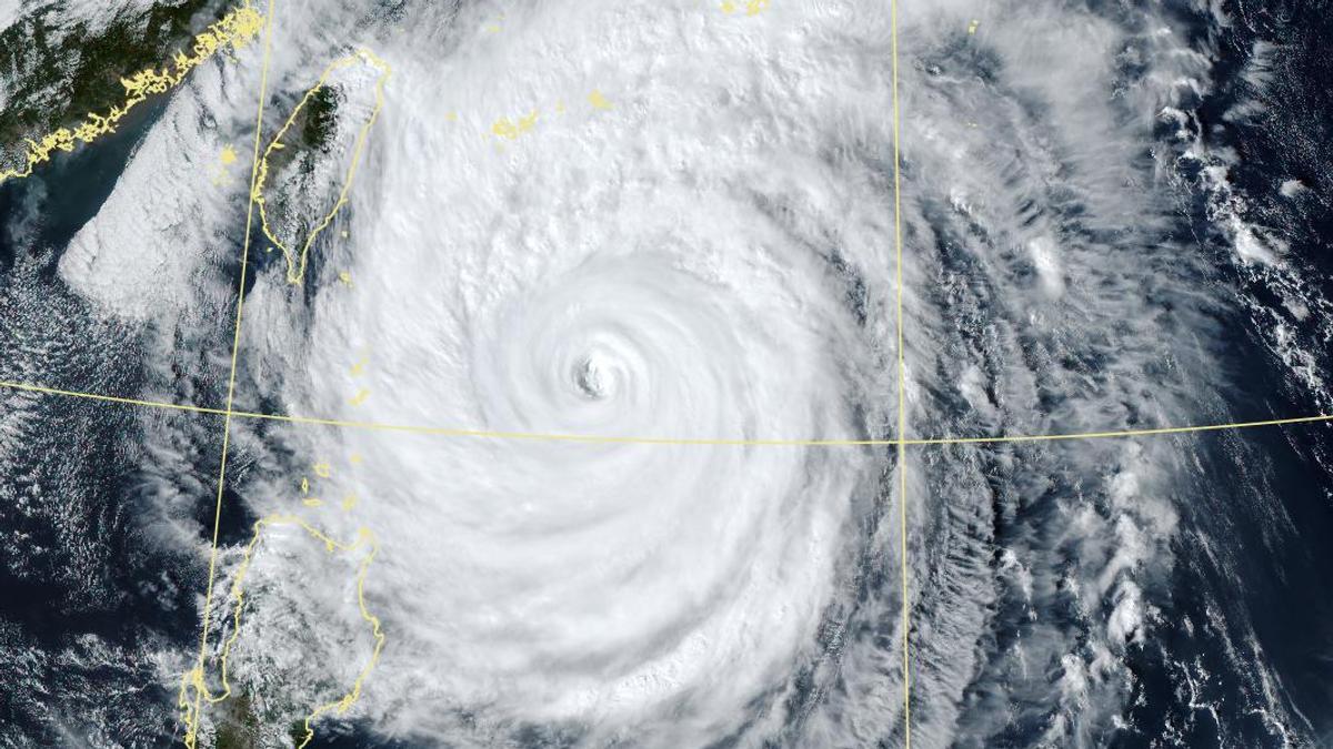 週六颱風假有望?「暴風圈脫離時間」恐拉長 風雨這時最猛