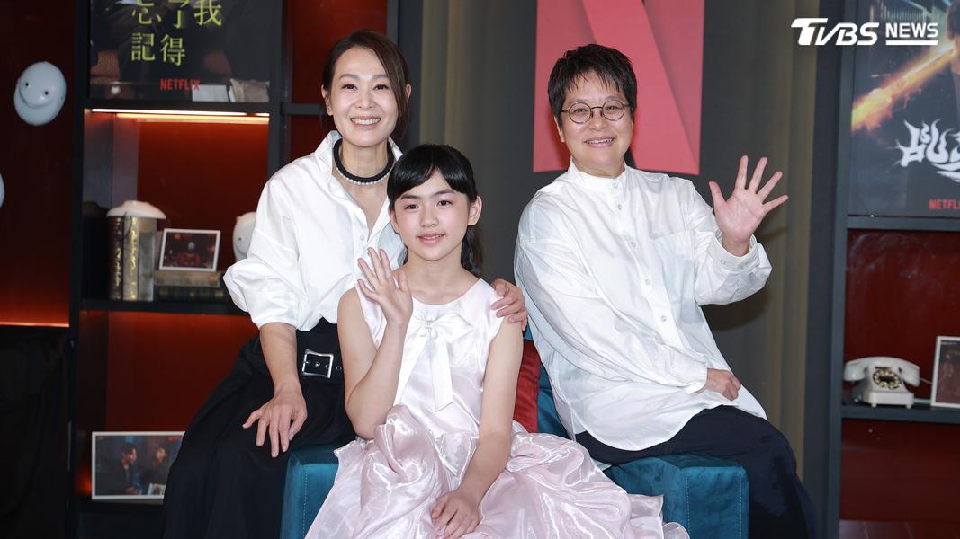 左起劉若英、製作人李耀華、童星顏語瑢。(圖/黃城碩攝)