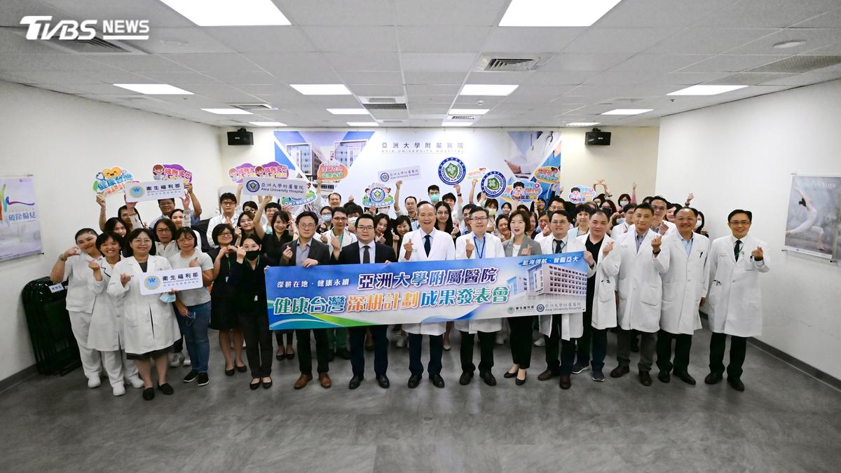 機器人送藥、VR練抽血 醫院智慧醫療亮點一次看