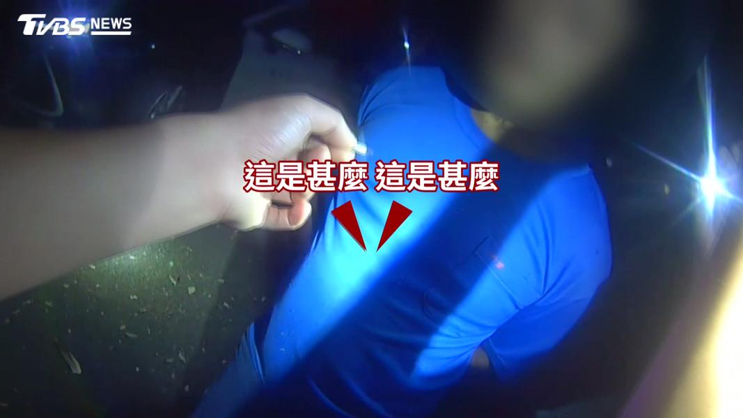 離譜駕駛毒駕被扣牌,竟然偷拔車牌二次毒駕上路(圖/TVBS)