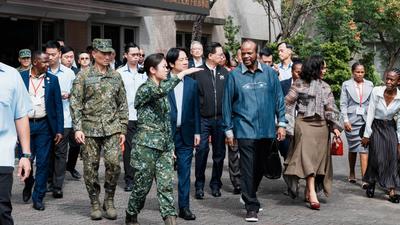 總統賴清德視導飛訓部 已婚少校卻在隔壁大膽「性侵女兵」遭撤職